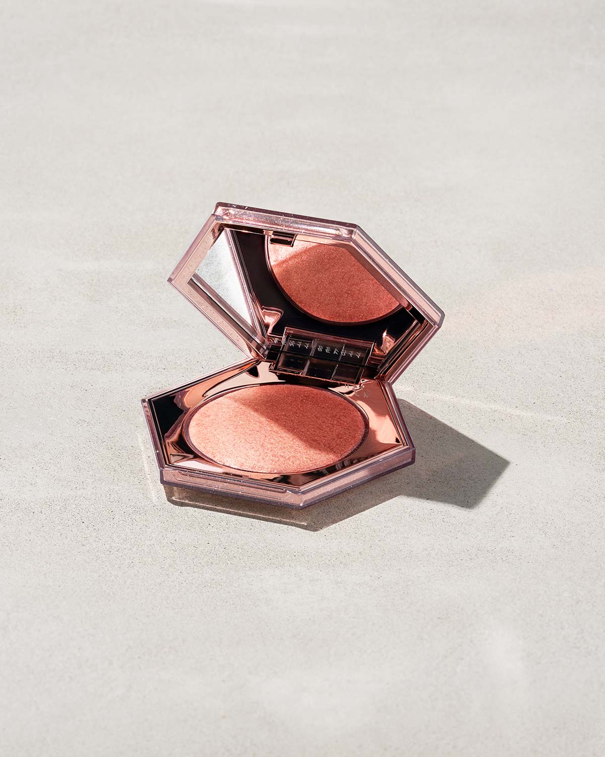Fenty Beauty By Rihanna Diamond Bomb Iluminador